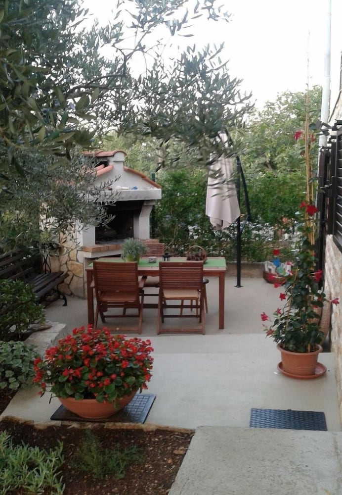 Фото Vlatko - 100 m From sea - A2