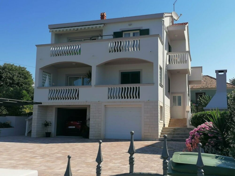 Фото Petin - 5m From the sea - A2