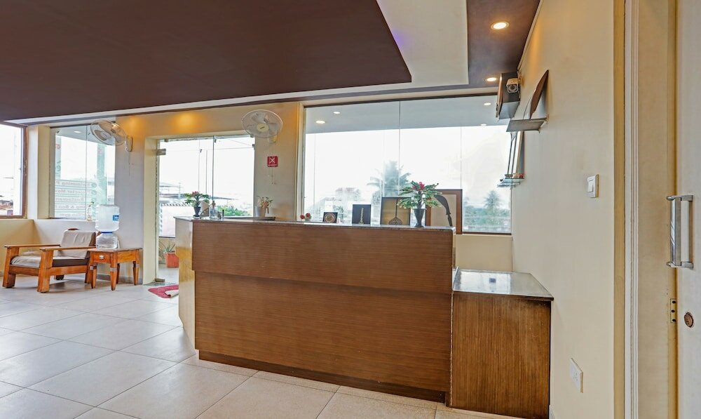 Фото Treebo White Wings