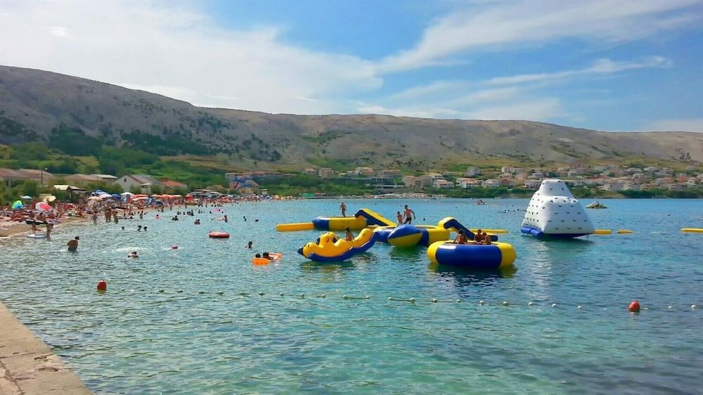 Фото Mate - Free Parking - A4