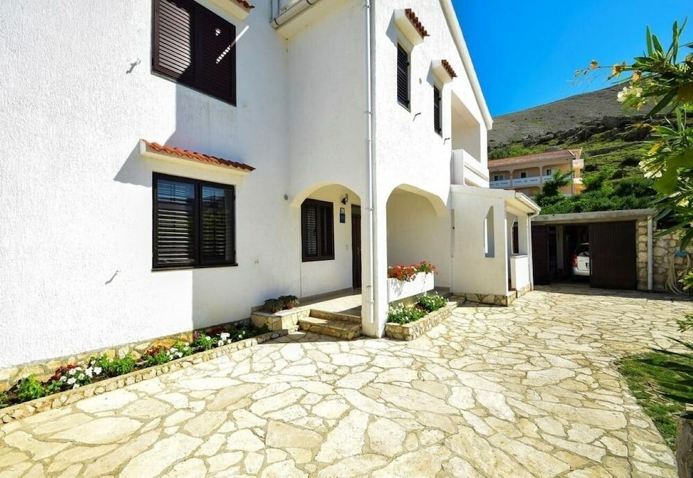 Фото Mate - Free Parking - A4