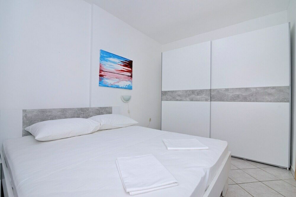 Фото Zora - Garden Terrace and Grill - A4