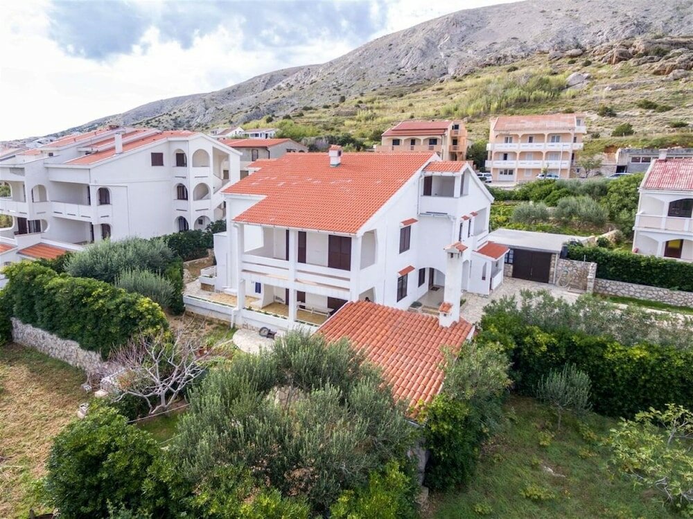 Фото Mate - Free Parking - A4