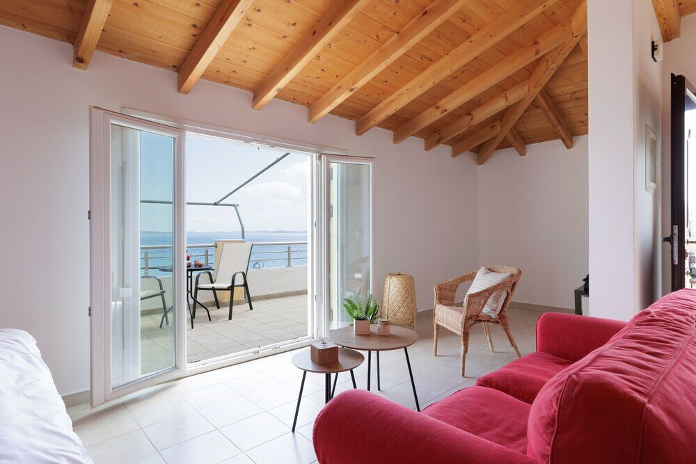 Фото The Island Life Apartments by Konnect, Ipsos Beach