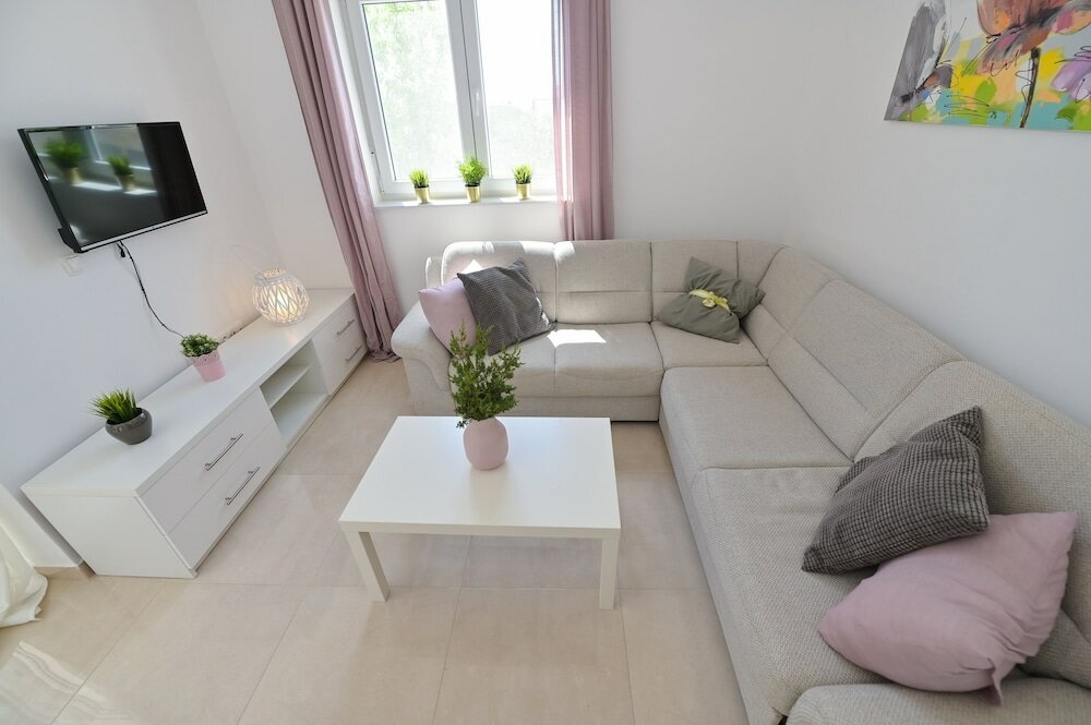 Фото Sunny apartment with a Private Pool