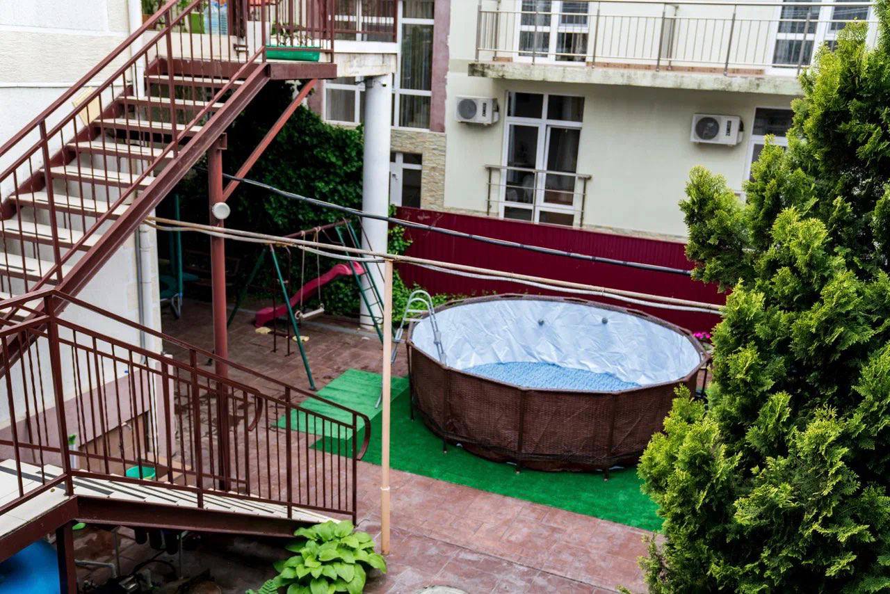 Фото отеля 2