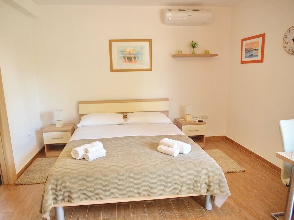 Фото Apartments Villa Rea Orebic