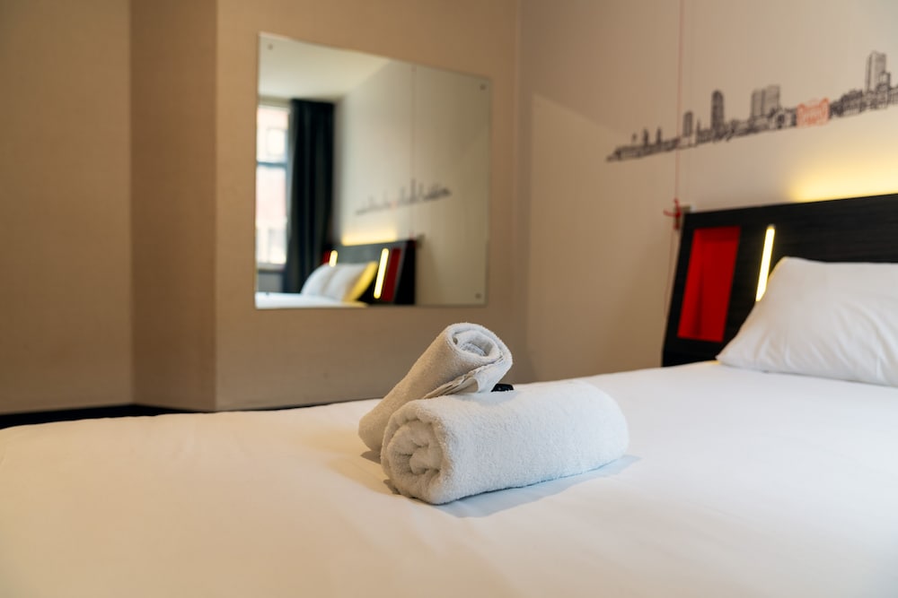 Фото EasyHotel Cardiff