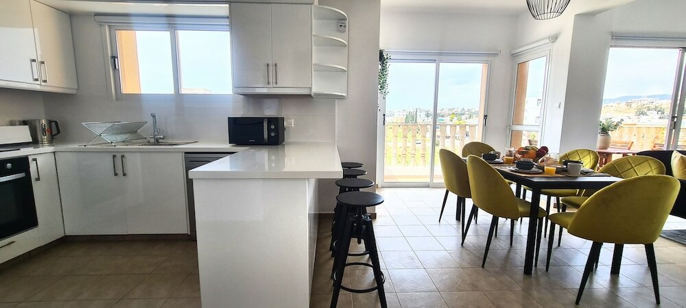 Фото Phaedrus Living: Cityview Luxury Flat Walnut Grove 304