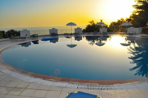 Гостиница Studio Apartments Maria With Pool - Agios Gordios Beach