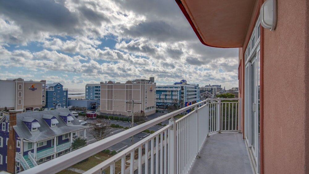 Фото The Americana Hotel