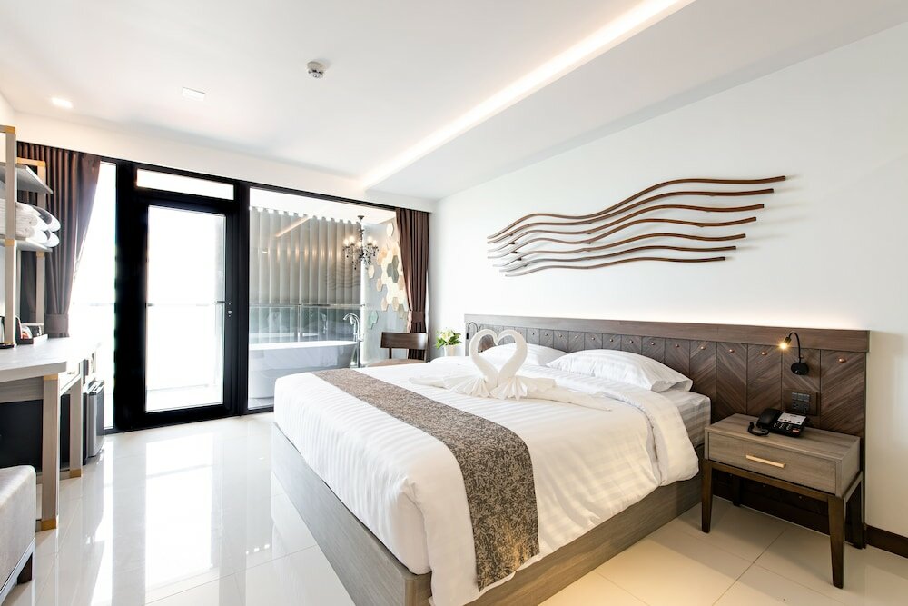 Фото Blackwoods Hotel Pattaya