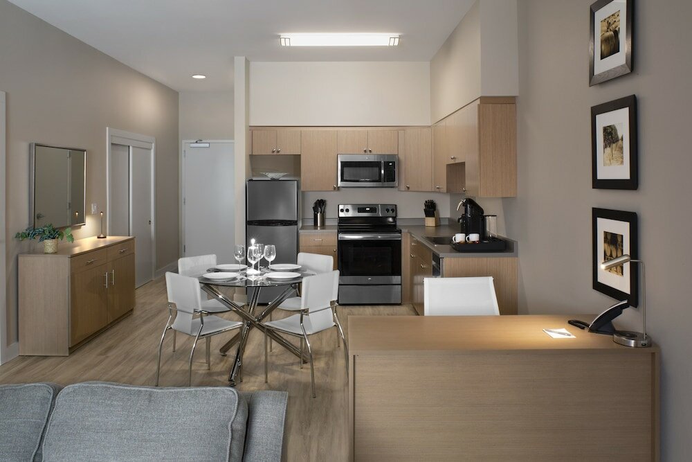 Фото Art House Hotel and Suites