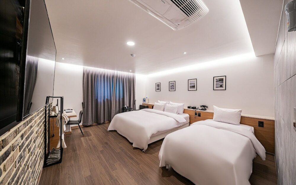 Фото Suwon Yeongtong Just Sleep Hotel