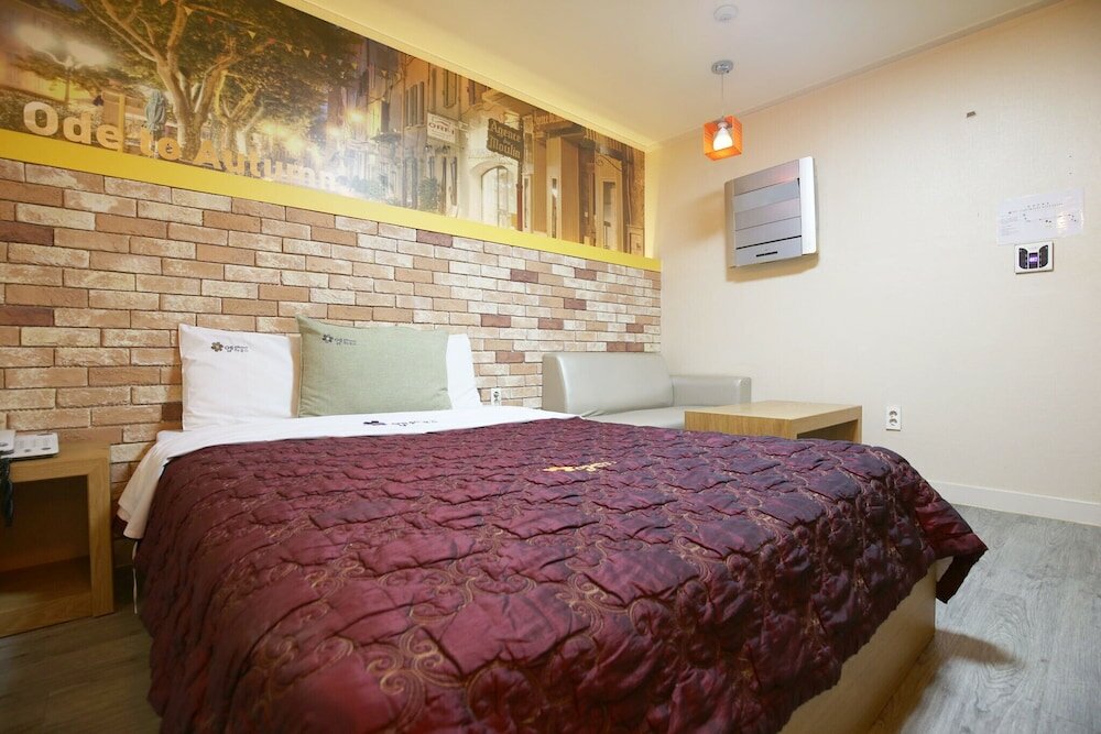 Фото Daejeon Wolpyeong M House