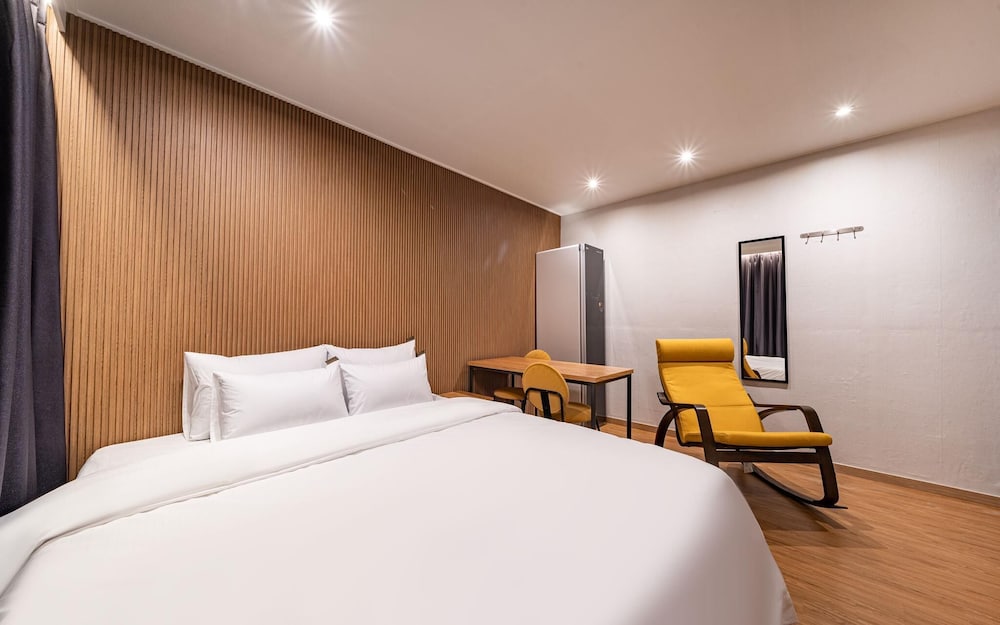 Фото Changwon Palyongdong Theme Motel