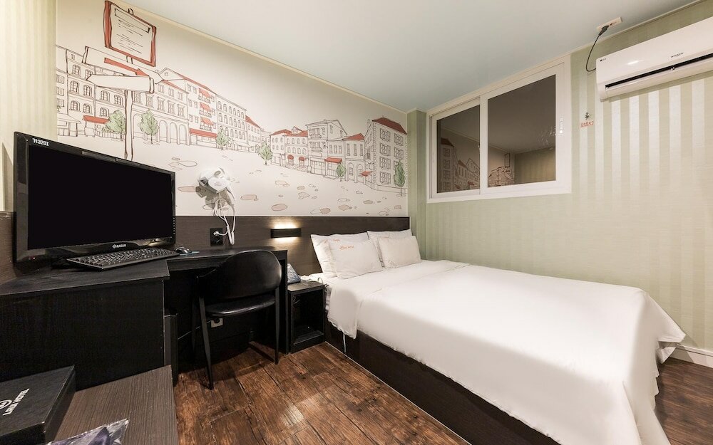 Фото Changwon Jinhae Hotel Lrui