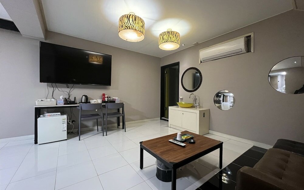 Фото Suwon Station 25h