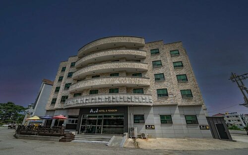 Гостиница Gangneung Gyeongpodae Donghae Motel в Канныне