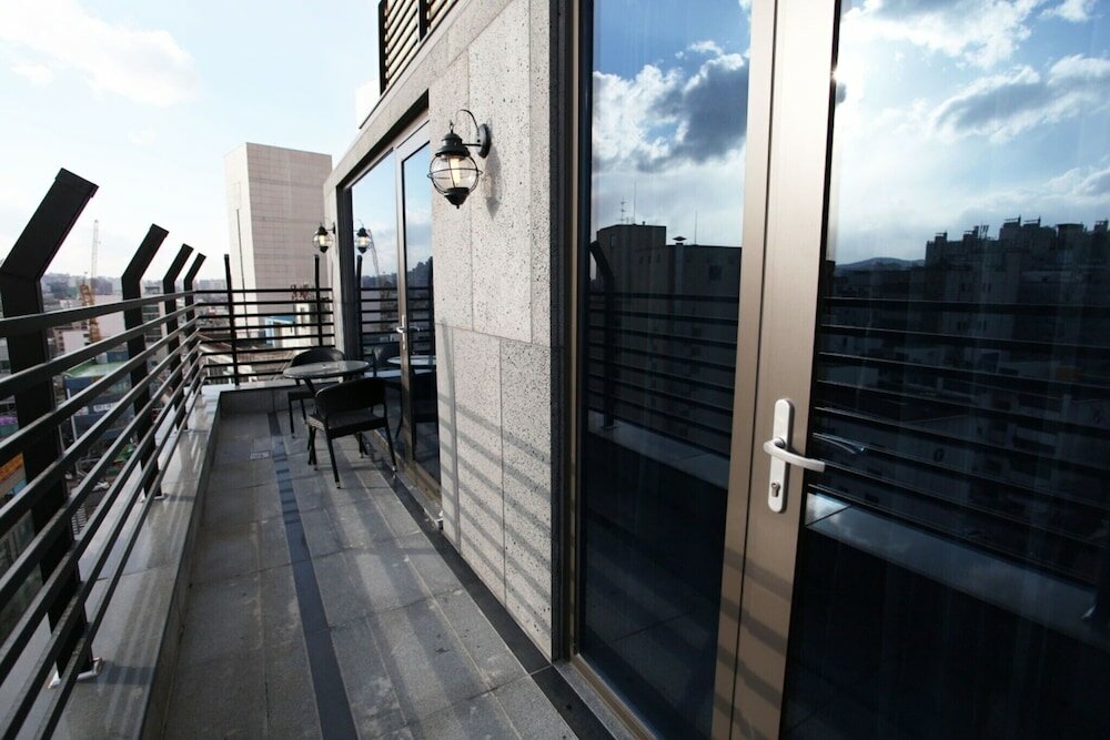 Фото Incheon Ali Suite Hotel