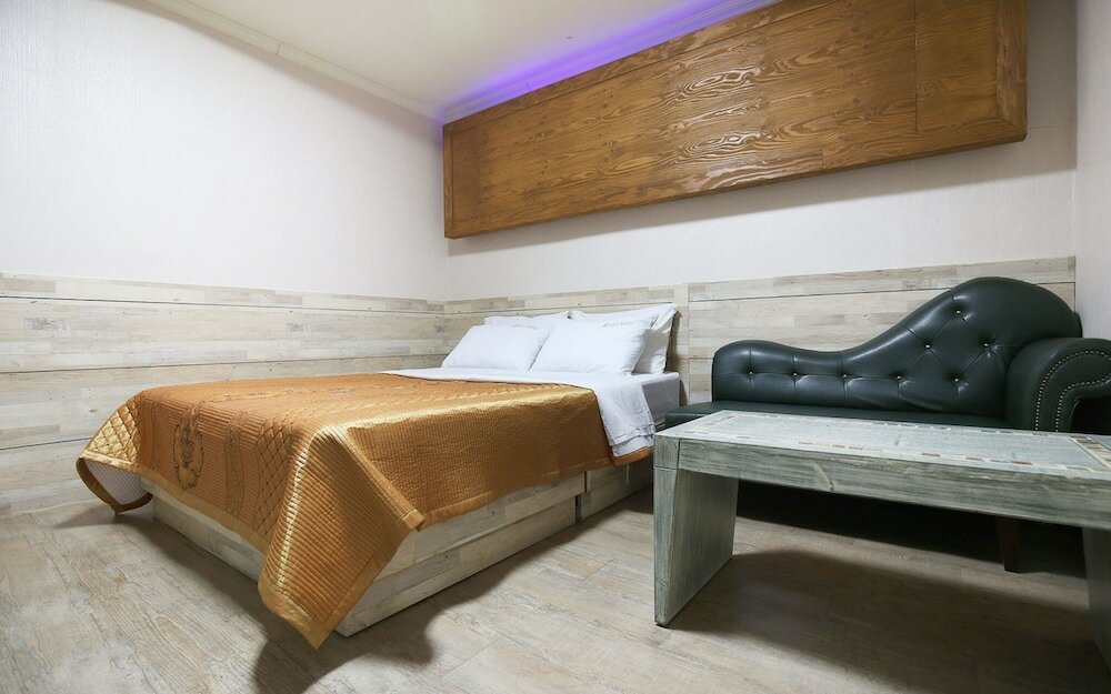 Фото Daejeon Yongjeon Some