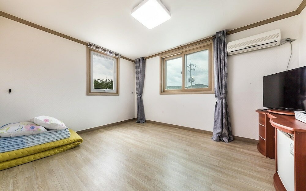 Фото Yangyang Hajodae Donghwa Beach