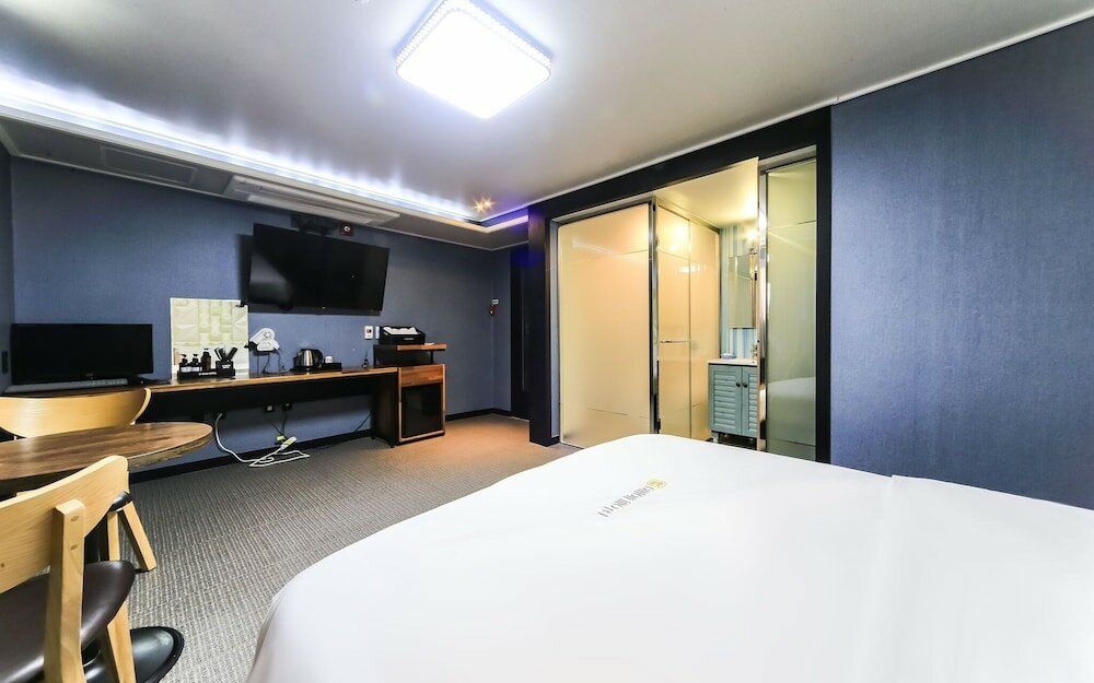 Фото Geoje Jangseungpo Yangpa