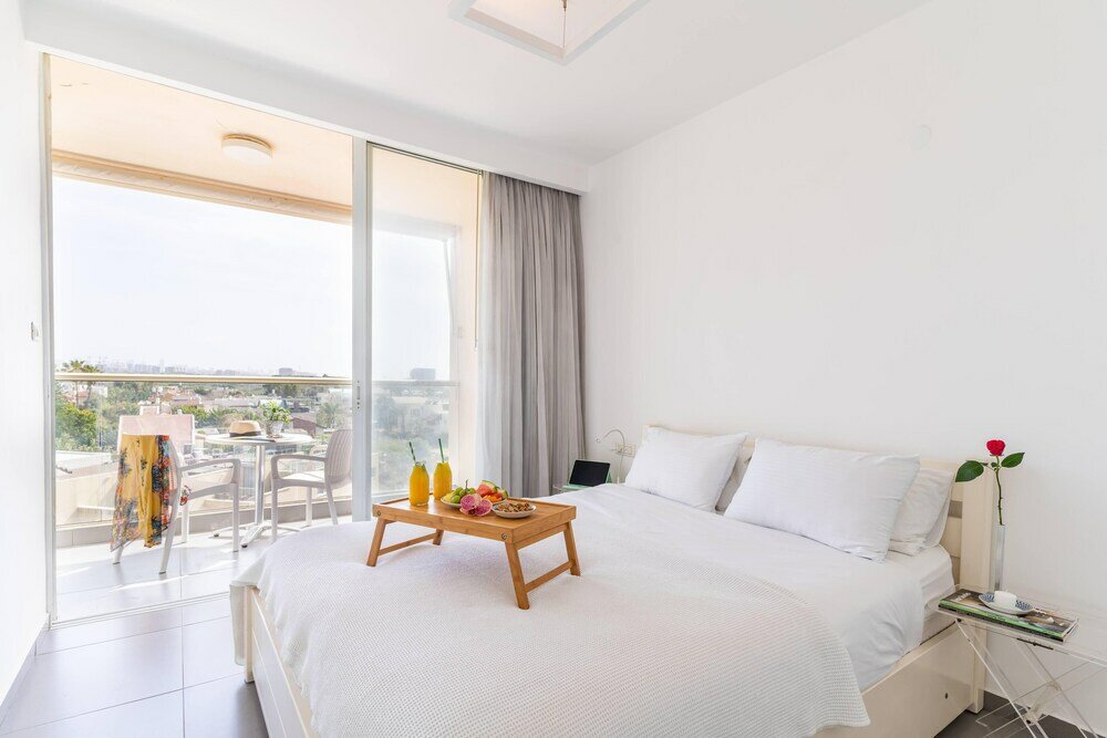 Фото Top Tier Apartment with Swimming Pool