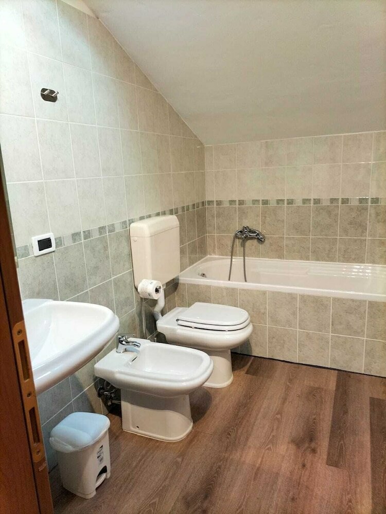 Фото Hh Serravalle