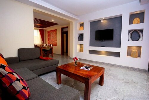 Гостиница Deluxe 1- Bedroom Apartment With Swimming Pool в Кампале