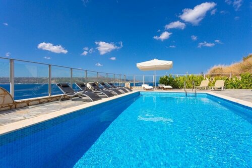 Гостиница Souda Bay View Large Private Pool Walk to Beach Sea Views A C Wifi - 2119