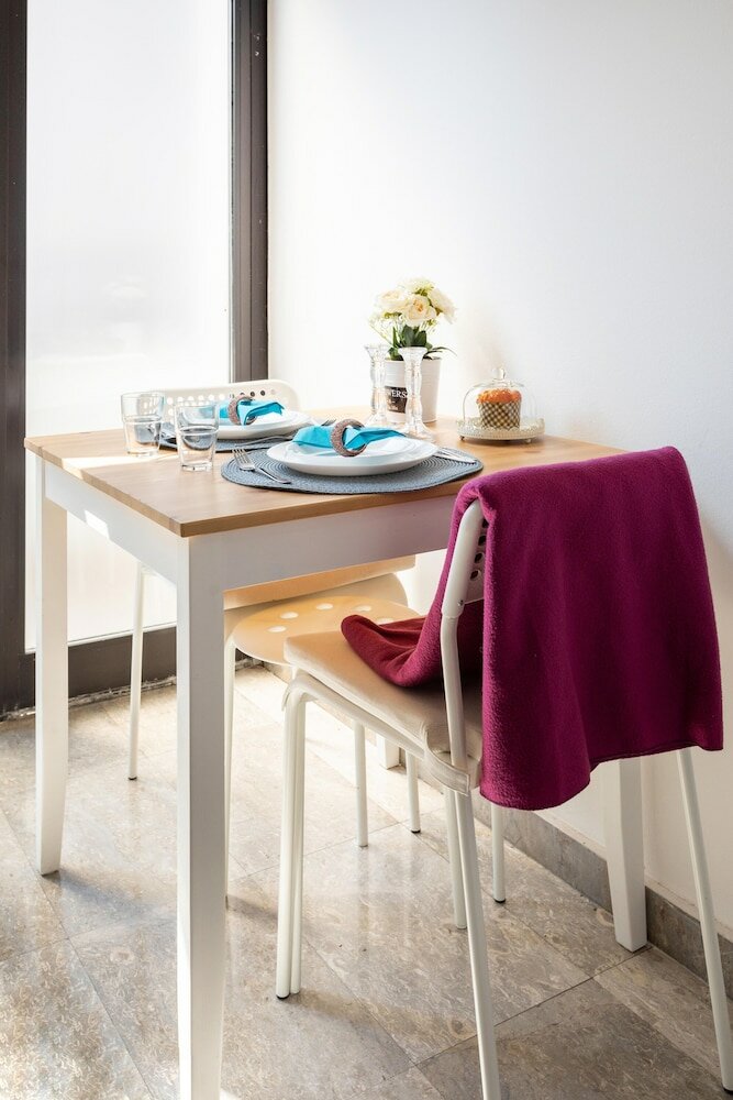 Фото Cozy and Bright Duplex Near City Center