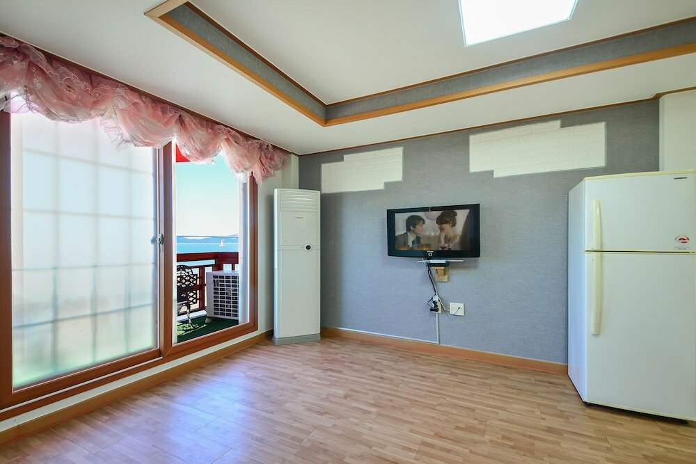 Фото Ganghwa Punggyung Gryujineon zip Pension