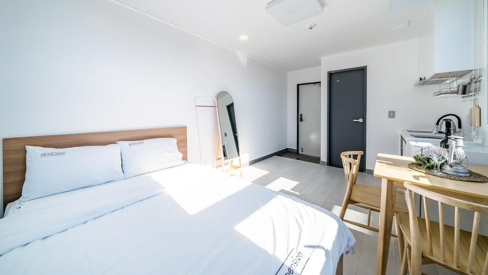 Фото Yeosu Nangmanstay Pension