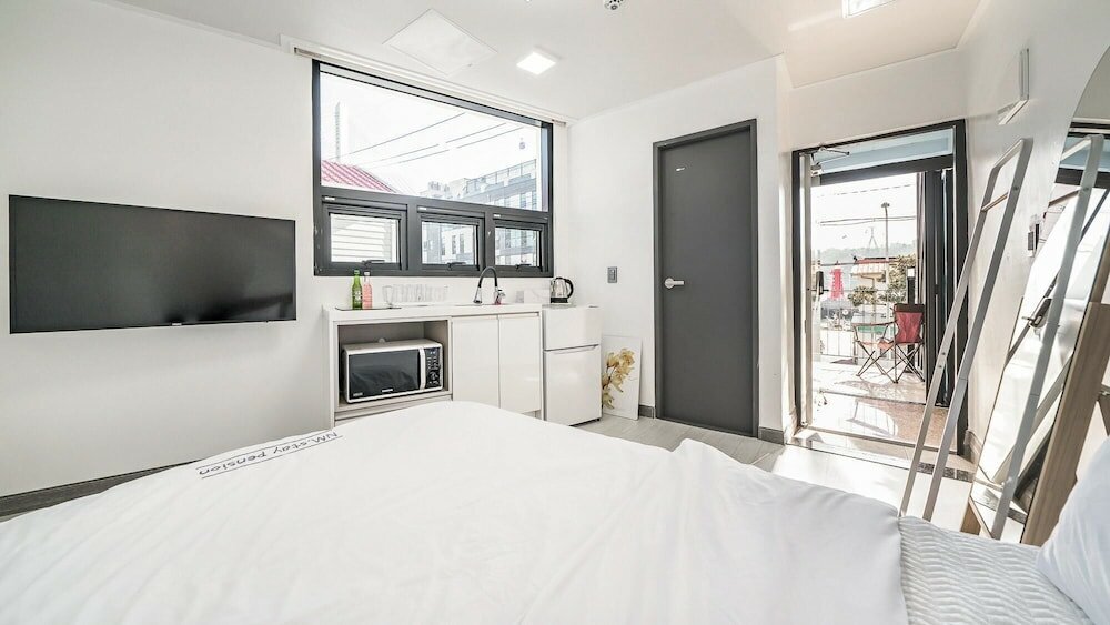 Фото Yeosu Nangmanstay Pension