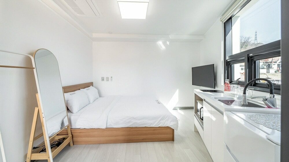 Фото Yeosu Nangmanstay Pension