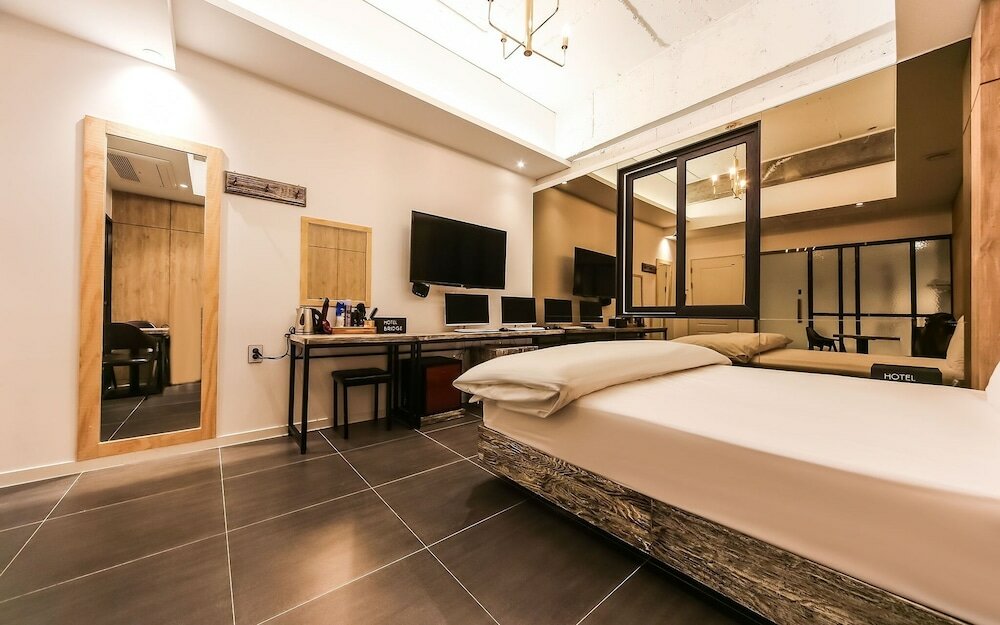Фото Daegu Gyeongbuk University Bridge Hotel