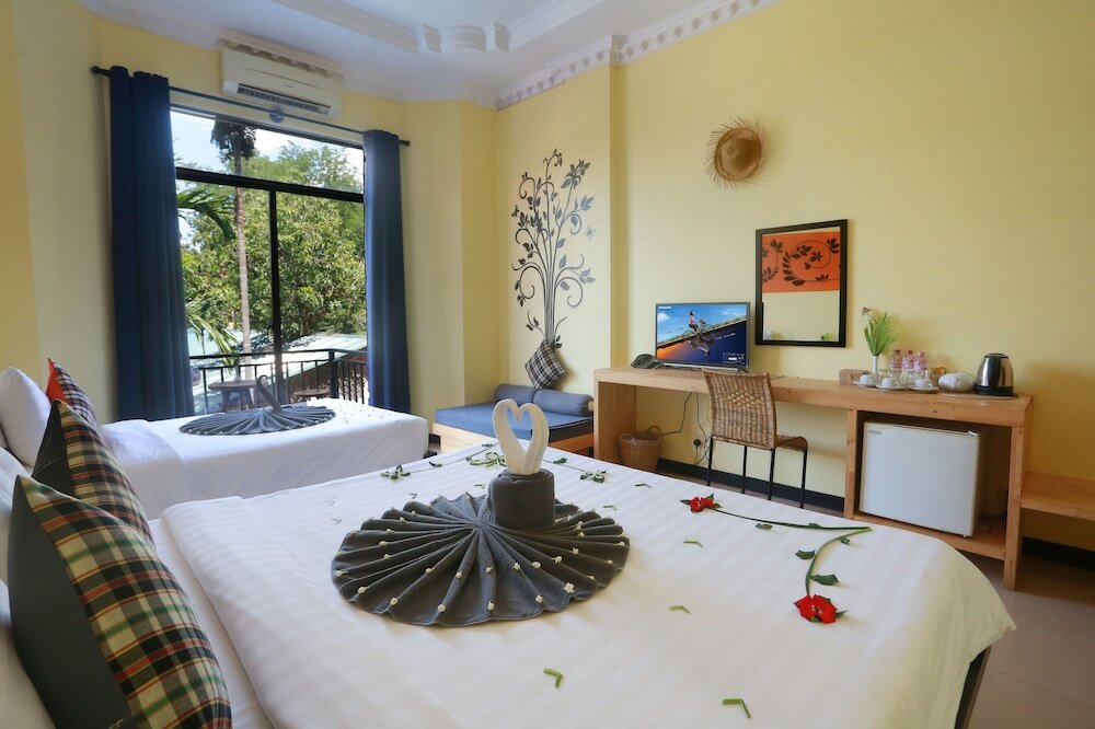 Фото Central Privilege Hotel