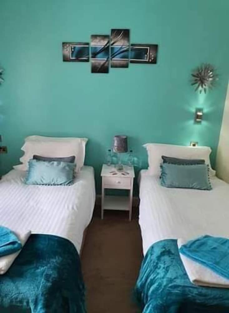 Фото Star and Garter Hotel