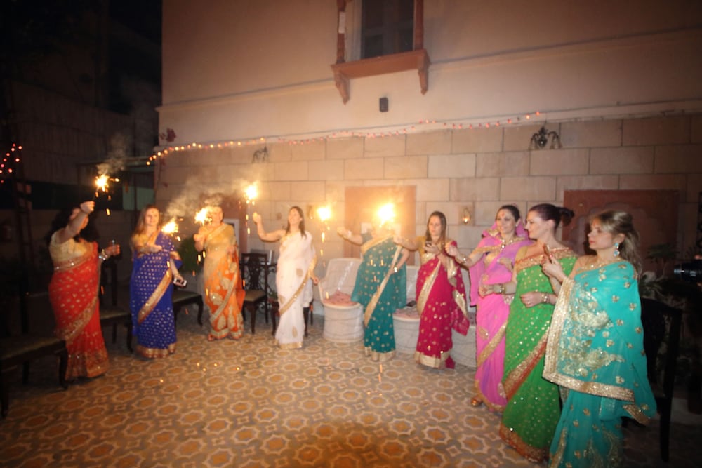 Фото Suryaa Villa - A City Centre Hotel