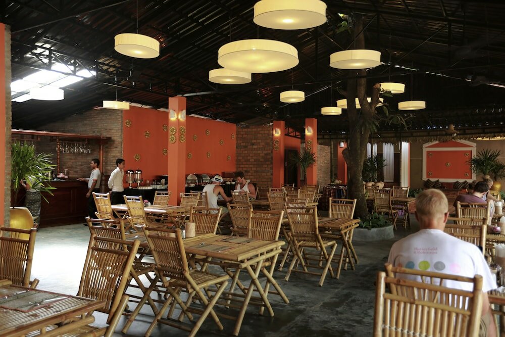 Фото Central Privilege Hotel