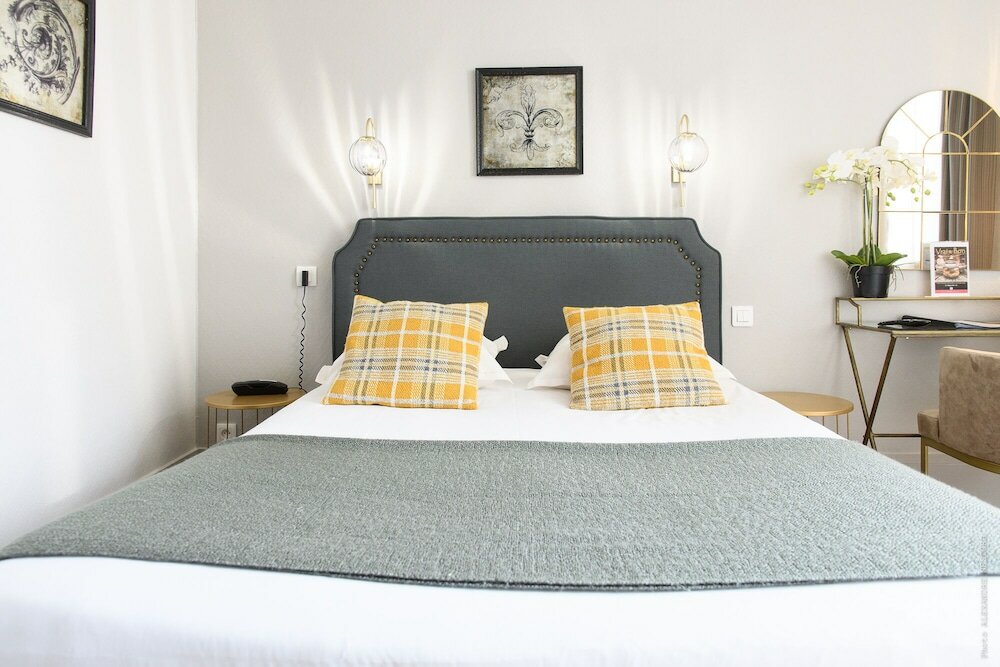 Фото Hotel des Roys Versailles