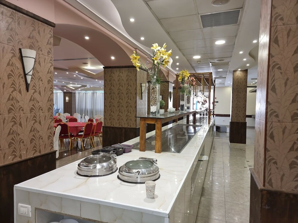 Фото Ararat Hotel