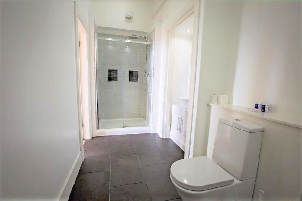 Фото Bayswell Park Hotel