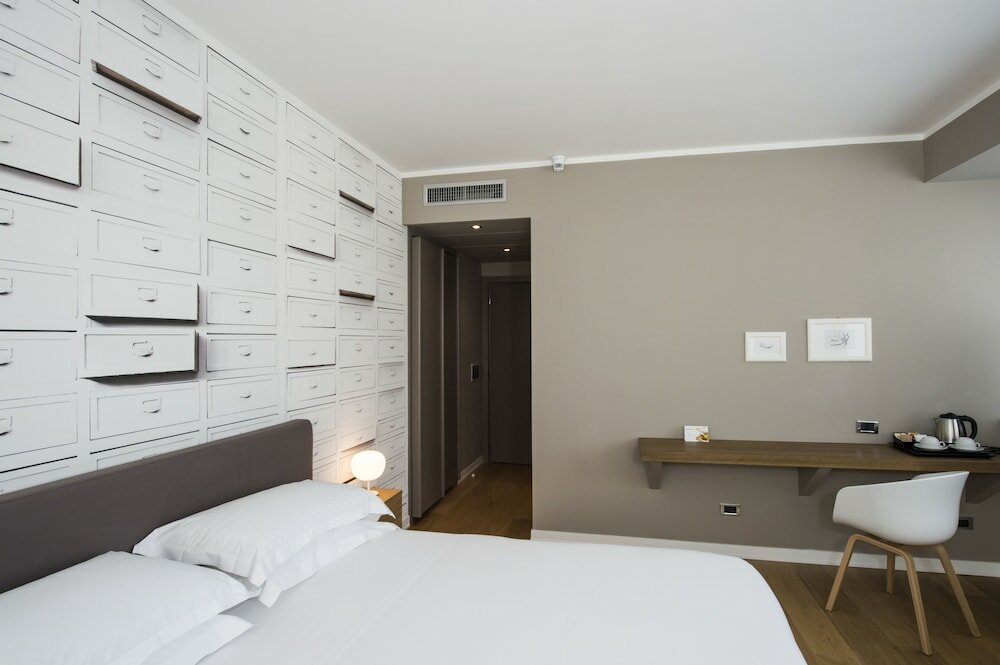 Фото 93248893855