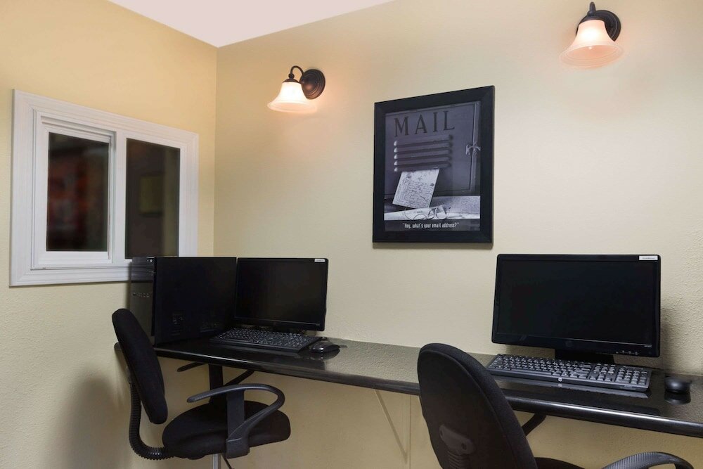 Фото Hawthorn Suites by Wyndham Rancho Cordova/Folsom