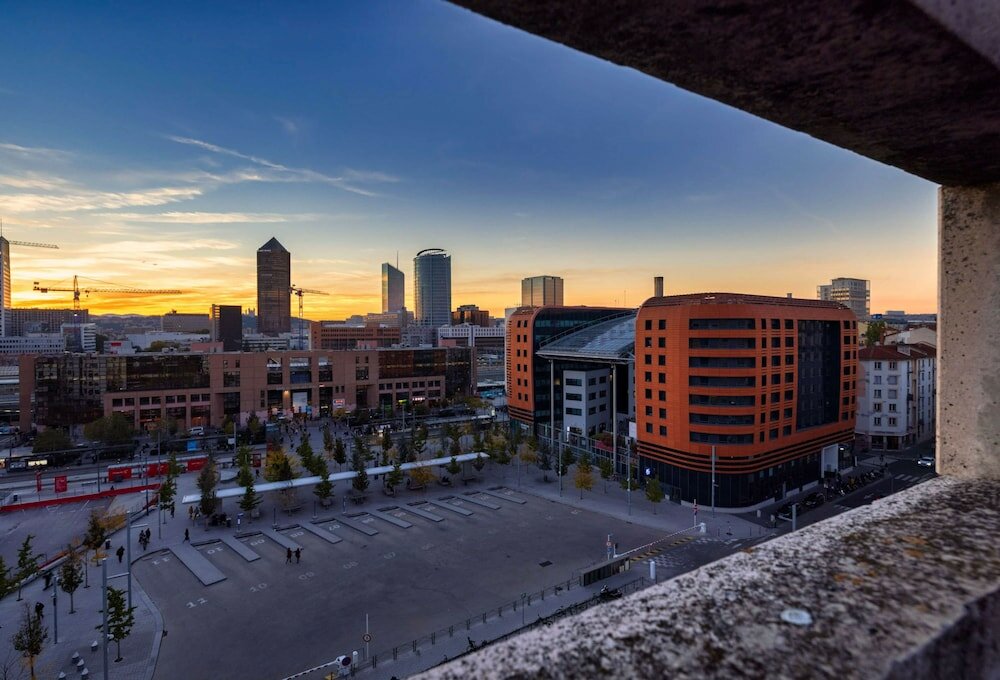 Фото Campanile Lyon Centre - Gare Part Dieu