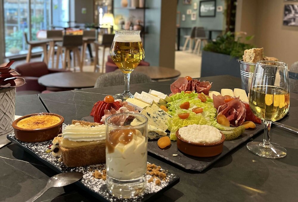 Фото Campanile Lyon Centre - Gare Part Dieu