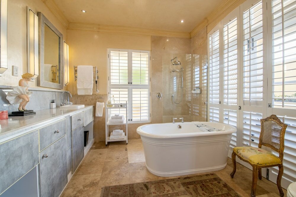 Фото Birkenhead House