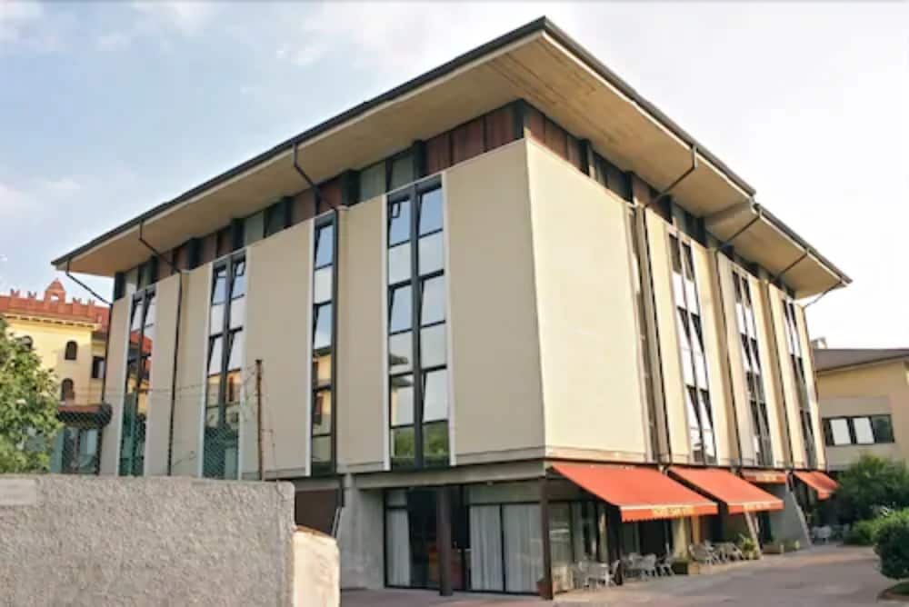 Фото Kona Hotel Verona